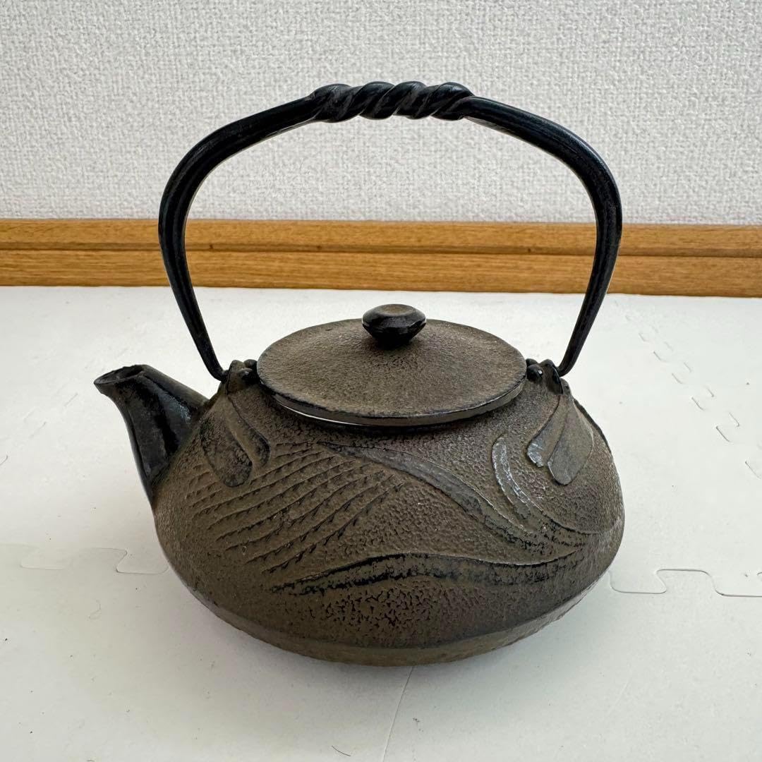 品 深川製磁 鍋島 花兎 華 錦兎 急須 湯飲み 蓋付 金彩 2025年